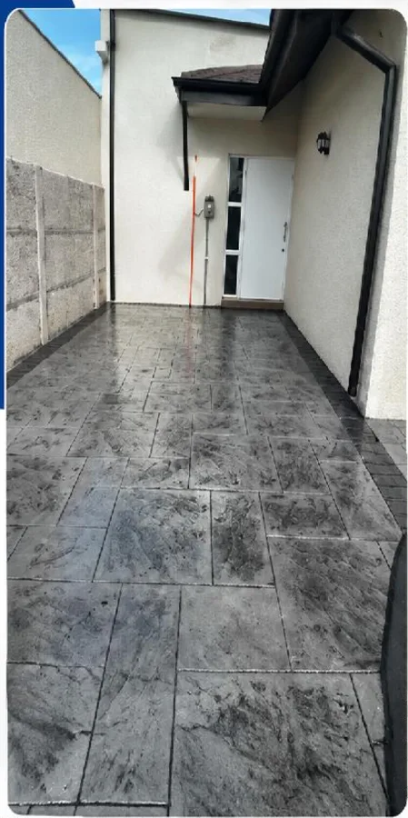 Vista previa del color sobre un piso de hormigón estampado